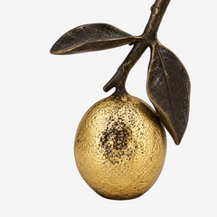 Escultura limão siciliano em resina dourado 10x21 cm