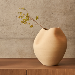 Vaso em cerâmica Fluire off white 26x32 cm