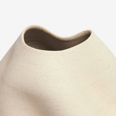 Vaso em cerâmica Fluire off white 26x32 cm