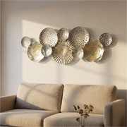 Adorno de parede oriental em metal dourado 113x40 cm 