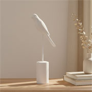 Escultura em resina pássaro off white 37x21 cm 