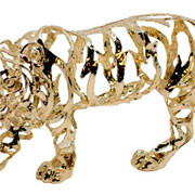 Escultura tigre vazado em metal dourado 14x30x06 cm 