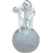 Astronauta com luneta em resina branco 21x10 cm. 