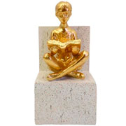 Aparador de livro de pó de pedra menino dourado 14x09 cm 