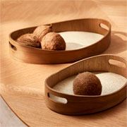 Bandeja de madeira oval revestida em PU caramelo 48x33 cm 