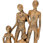 Escultura de Poliresina Família ouro velho  22x15 cm 