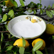 Prato fundo em cerâmica Bio Lemon verde e off white 23x6 cm 