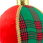 Bola natalina em camurça xadrez vermelho e verde  08 cm 