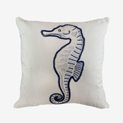 Almofada de sarja com bordado rami cavalo marinho azul 52 cm 