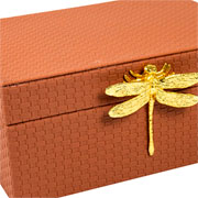 Caixa em MDF libélula revestida em PU marrom 23x11 cm 
